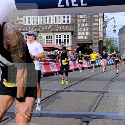 13.09.2026 - 21. swb-Marathon Bremen Tim E. http://msf.ph/oto/10302967 13.09.2026 10:45:43 Ziel 10318, 10352, 10398, 10536, 11088, 11209, 11232, 11478, 11695, 11749, 11835, 12054, 12290, 12355, 12475, 12534 meine-sportfotos.de