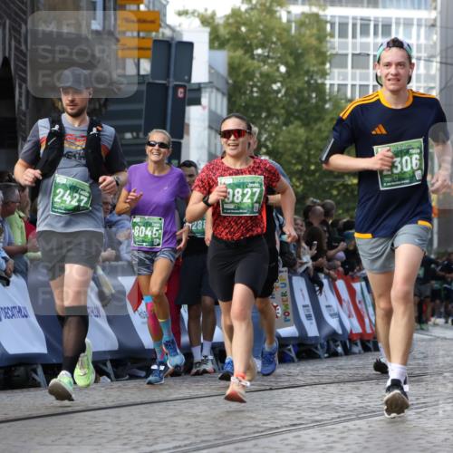 13.09.2026 - 21. swb-Marathon Bremen Strokosch-Dieckow http://msf.ph/oto/10302972 13.09.2026 13:23:11 Ziel 913, 1963, 2040, 2771, 2806, 3145, 3560, 6707, 6737, 6792, 7909, 8377, 8551, 8646, 8671, 8672, 9090, 9510, 2306, 2427, 2899, 3531, 3861, 5820, 5821, 6923, 8045, 8863, 9436, 9827, 10127 meine-sportfotos.de