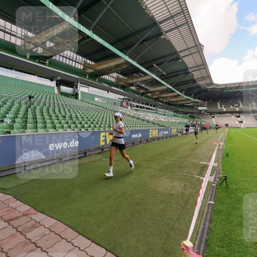 13.09.2026 - 21. swb-Marathon Bremen Michael Burmester http://msf.ph/oto/10302977 13.09.2026 12:42:06 Laufen im Stadion 371, 439, 603, 640, 650, 735, 744, 749, 957, 1009, 1223, 1224, 1336, 1381, 1411, 1571, 1614, 1619, 1667, 1712, 1745, 1797, 1822, 1850, 1862, 2094, 2207, 2986, 3368, 3624, 4399, 4795, 4847, 4936, 5672, 5828, 6198, 6264, 6929, 6991, 7141, 8065, 8311, 8383, 8394, 8994, 9065, 9120, 9329, 277, 346, 807, 895, 901, 1090, 1118, 1248, 1320, 1323, 1472, 1576, 1587, 1604, 1717, 1751, 1911, 2141, 2352, 2585, 2670, 3080, 3606, 5160, 5163, 5912, 6112, 7650 meine-sportfotos.de