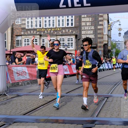 13.09.2026 - 21. swb-Marathon Bremen Tim E. http://msf.ph/oto/10303013 13.09.2026 10:45:47 Ziel 10318, 10352, 10398, 10536, 10541, 10583, 11088, 11209, 11232, 11478, 11749, 11835, 12054, 12290, 12355, 12475, 12534, 13628 meine-sportfotos.de