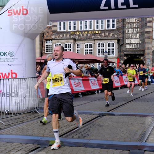 13.09.2026 - 21. swb-Marathon Bremen Tim E. http://msf.ph/oto/10303065 13.09.2026 10:45:55 Ziel 10318, 10352, 10464, 10536, 10541, 10583, 10987, 11015, 11063, 11088, 11209, 11232, 11279, 11559, 11749, 11845, 12087, 12290, 12355, 13532, 13595, 13628 meine-sportfotos.de