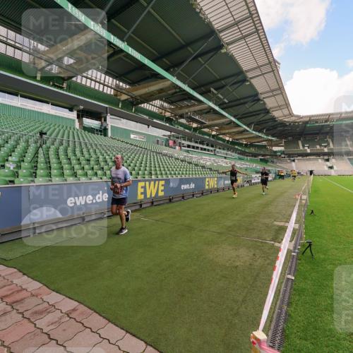 13.09.2026 - 21. swb-Marathon Bremen Michael Burmester http://msf.ph/oto/10303082 13.09.2026 12:42:59 Laufen im Stadion 439, 749, 819, 1009, 1223, 1224, 1562, 1619, 1667, 1712, 1745, 1822, 1850, 1862, 1879, 1921, 2094, 2207, 2651, 2683, 3251, 3368, 3500, 3584, 3624, 3688, 4096, 4847, 5143, 5199, 5316, 5601, 5663, 5672, 5776, 5828, 6198, 6264, 6359, 6579, 6929, 6991, 7141, 7170, 7841, 7950, 8311, 8383, 8394, 8689, 8749, 8850, 8994, 9120, 9153, 9200, 9233, 9533, 9849, 277, 453, 807, 862, 901, 1248, 1320, 1323, 1472, 1576, 1587, 1717, 1751, 1911, 5160, 5163, 5912 meine-sportfotos.de