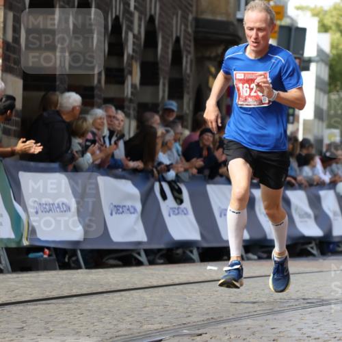 13.09.2026 - 21. swb-Marathon Bremen Strokosch-Dieckow http://msf.ph/oto/10303159 13.09.2026 12:54:35 Ziel 1256, 1629, 6112, 9399, 9617 meine-sportfotos.de