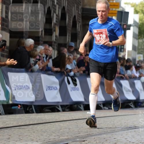13.09.2026 - 21. swb-Marathon Bremen Strokosch-Dieckow http://msf.ph/oto/10303170 13.09.2026 12:54:35 Ziel 1256, 1629, 6112, 9399, 9617 meine-sportfotos.de