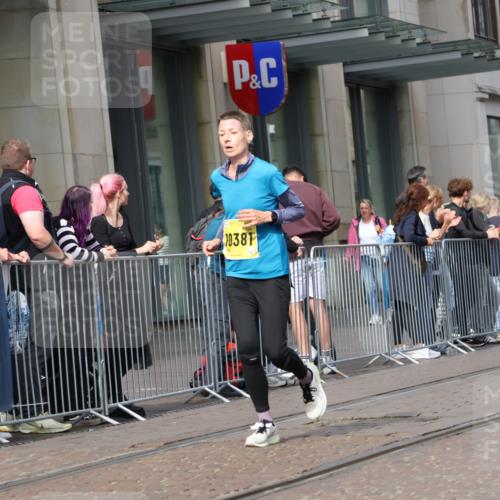 13.09.2026 - 21. swb-Marathon Bremen Strokosch-Dieckow http://msf.ph/oto/10303202 13.09.2026 10:51:14 Ziel 10162, 10281, 10334, 10348, 10381, 10467, 10544, 10763, 10825, 10862, 10887, 10984, 11145, 11273, 11787, 12329, 12424, 12548, 13631, 10200, 10471, 10515, 10537, 10808, 10887, 11087, 11339, 11503, 11537, 11625, 11626, 11801, 11973, 12004, 12051, 12133, 12303, 12351, 12407, 12552 meine-sportfotos.de