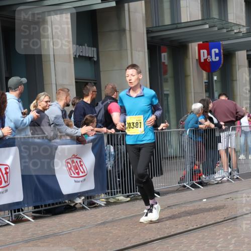 13.09.2026 - 21. swb-Marathon Bremen Strokosch-Dieckow http://msf.ph/oto/10303225 13.09.2026 10:51:15 Ziel 10162, 10281, 10334, 10348, 10381, 10467, 10544, 10763, 10825, 10862, 10984, 11145, 11273, 11542, 11787, 12329, 12424, 12548, 13631, 10200, 10471, 10515, 10808, 10887, 11087, 11339, 11503, 11537, 11625, 11626, 11801, 11973, 12004, 12051, 12133, 12303, 12351, 12407, 12552 meine-sportfotos.de