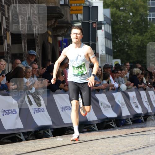13.09.2026 - 21. swb-Marathon Bremen Strokosch-Dieckow http://msf.ph/oto/10303248 13.09.2026 12:55:12 Ziel 13085, 3744 meine-sportfotos.de