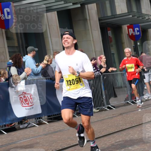 13.09.2026 - 21. swb-Marathon Bremen Strokosch-Dieckow http://msf.ph/oto/10303262 13.09.2026 10:51:16 Ziel 10162, 10281, 10334, 10348, 10381, 10467, 10544, 10763, 10825, 10862, 10984, 11145, 11273, 11542, 11733, 11787, 12329, 12424, 12548, 13631, 10200, 10471, 10515, 10808, 10887, 11087, 11339, 11503, 11537, 11625, 11626, 11801, 11973, 12004, 12051, 12133, 12303, 12351, 12407, 12552 meine-sportfotos.de