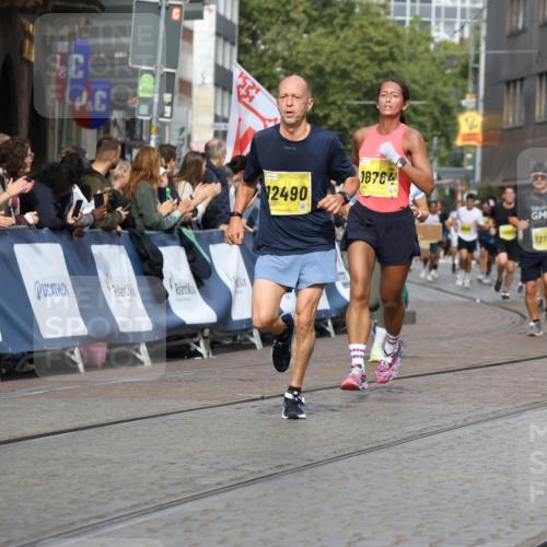 13.09.2026 - 21. swb-Marathon Bremen Strokosch-Dieckow http://msf.ph/oto/10303290 13.09.2026 10:50:50 Ziel 10170, 10233, 10525, 10840, 10923, 11220, 11276, 11622, 11664, 11680, 11742, 11774, 12045, 12052, 12078, 12309, 12447, 13562, 10200, 10537, 11087, 11170, 11339, 11625, 11626, 12004, 12179, 12303, 12351, 12407 meine-sportfotos.de