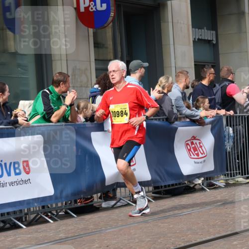 13.09.2026 - 21. swb-Marathon Bremen Strokosch-Dieckow http://msf.ph/oto/10303313 13.09.2026 10:51:18 Ziel 10162, 10281, 10334, 10348, 10467, 10544, 10763, 10825, 10862, 10984, 11145, 11273, 11542, 11733, 11787, 12329, 12424, 12548, 13631, 10200, 10381, 10471, 10515, 10808, 10887, 11339, 11503, 11537, 11625, 11626, 11801, 11973, 12004, 12051, 12133, 12303, 12407, 12552 meine-sportfotos.de