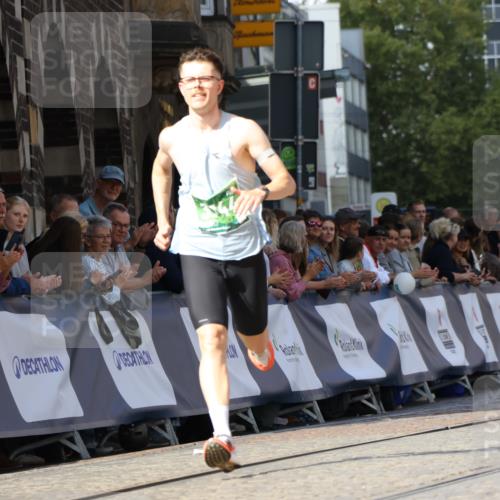 13.09.2026 - 21. swb-Marathon Bremen Strokosch-Dieckow http://msf.ph/oto/10303330 13.09.2026 12:55:13 Ziel 13085, 3744 meine-sportfotos.de