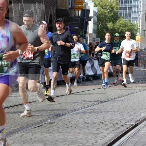 13.09.2026 - 21. swb-Marathon Bremen Strokosch-Dieckow http://msf.ph/oto/10303362 13.09.2026 13:30:00 Ziel 124, 716, 1073, 1243, 1581, 1861, 2076, 2289, 2742, 3030, 3320, 3618, 4115, 4576, 5244, 6006, 6127, 6384, 6690, 6725, 6930, 7079, 7384, 7426, 7884, 8481, 8594, 8612, 8771, 8831, 9049, 9534, 9747, 9770, 10013, 13031, 1308, 1611, 1909, 1938, 2126, 2364, 5039, 5348, 5615, 6225, 6720, 6942, 6992, 6994, 7184, 7609, 7932, 7966, 8110, 8115, 8441, 9104, 9125, 9529 meine-sportfotos.de