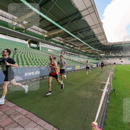 13.09.2026 - 21. swb-Marathon Bremen Michael Burmester http://msf.ph/oto/10303367 13.09.2026 12:46:39 Laufen im Stadion 195, 474, 508, 538, 567, 604, 621, 697, 788, 868, 1017, 1034, 1181, 1241, 1277, 1554, 1863, 2021, 2084, 2087, 2297, 2538, 2646, 2809, 2889, 3118, 3196, 3284, 3297, 3424, 3520, 4025, 4110, 4157, 4236, 4239, 4729, 4777, 4808, 5024, 5092, 5238, 5283, 5674, 5719, 5725, 5976, 6053, 6686, 6815, 6918, 7102, 7336, 7478, 7814, 7871, 8054, 8060, 8096, 8319, 8325, 8331, 8334, 8670, 8701, 8756, 8936, 8983, 9061, 9070, 9129, 9273, 9306, 9495, 9544, 9642, 9689, 9813, 9918, 13034, 439 meine-sportfotos.de