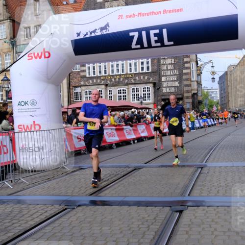 13.09.2026 - 21. swb-Marathon Bremen Tim E. http://msf.ph/oto/10303382 13.09.2026 10:46:18 Ziel 10436, 10447, 10992, 11956, 12033, 12069, 12556, 12557, 13529, 13612 meine-sportfotos.de
