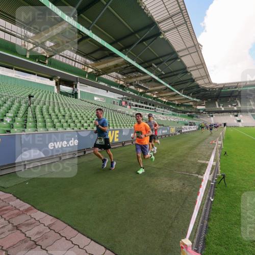 13.09.2026 - 21. swb-Marathon Bremen Michael Burmester http://msf.ph/oto/10303408 13.09.2026 12:47:00 Laufen im Stadion 195, 538, 567, 604, 621, 697, 868, 1017, 1034, 1181, 1241, 1277, 1554, 1863, 2021, 2084, 2087, 2266, 2297, 2538, 2646, 2809, 2889, 2956, 3118, 3196, 3242, 3284, 3297, 3424, 3520, 3794, 4025, 4157, 4236, 4239, 4614, 4729, 4777, 4808, 4992, 5024, 5238, 5283, 5674, 5719, 5725, 5803, 5976, 6053, 6686, 6708, 6784, 6815, 7102, 7336, 7538, 7814, 7871, 8060, 8319, 8325, 8331, 8334, 8611, 8621, 8670, 8701, 8756, 8936, 8980, 8983, 9061, 9273, 9495, 9544, 9689, 9813, 9918, 13034, 439 meine-sportfotos.de