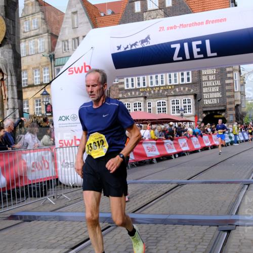 13.09.2026 - 21. swb-Marathon Bremen Tim E. http://msf.ph/oto/10303426 13.09.2026 10:46:21 Ziel 10436, 10447, 10992, 11925, 11956, 12556, 12557, 13529, 13609, 13612, 13640 meine-sportfotos.de