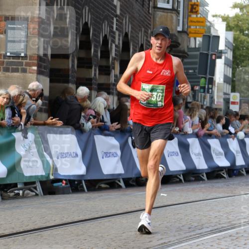 13.09.2026 - 21. swb-Marathon Bremen Strokosch-Dieckow http://msf.ph/oto/10303428 13.09.2026 12:55:35 Ziel 3744, 1724, 2072, 5163, 9630, 10034 meine-sportfotos.de