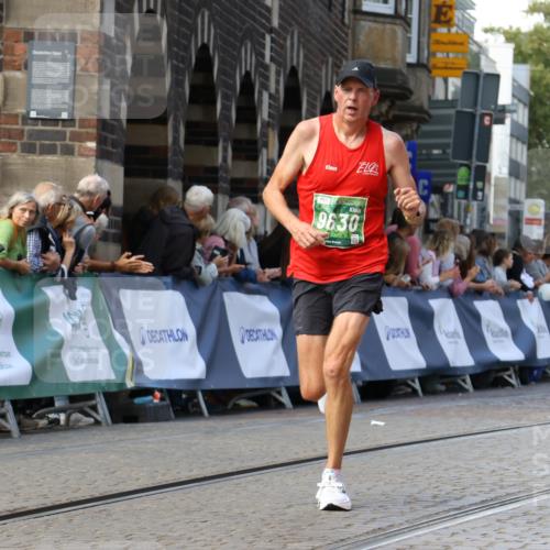13.09.2026 - 21. swb-Marathon Bremen Strokosch-Dieckow http://msf.ph/oto/10303436 13.09.2026 12:55:35 Ziel 3744, 1724, 2072, 5163, 9630, 10034 meine-sportfotos.de