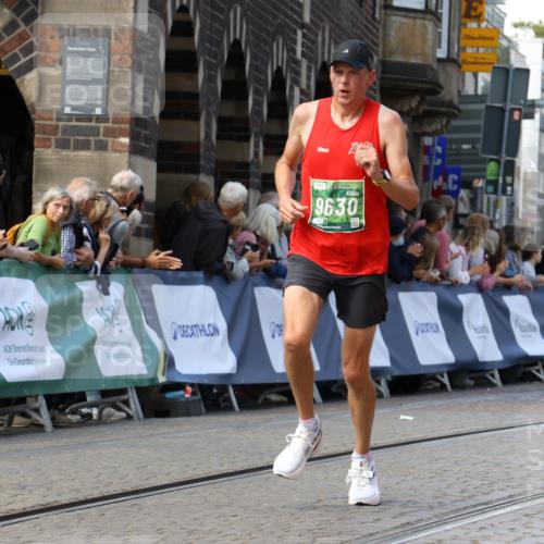 13.09.2026 - 21. swb-Marathon Bremen Strokosch-Dieckow http://msf.ph/oto/10303452 13.09.2026 12:55:35 Ziel 3744, 1724, 2072, 5163, 9630, 10034 meine-sportfotos.de