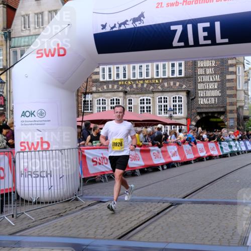 13.09.2026 - 21. swb-Marathon Bremen Tim E. http://msf.ph/oto/10303507 13.09.2026 10:46:34 Ziel 10228, 10447, 10992, 11287, 11706, 11925, 11926, 13609, 13640 meine-sportfotos.de