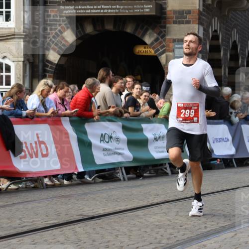 13.09.2026 - 21. swb-Marathon Bremen Strokosch-Dieckow http://msf.ph/oto/10303547 13.09.2026 12:55:57 Ziel 299, 1724, 4381, 9630, 250, 6630 meine-sportfotos.de
