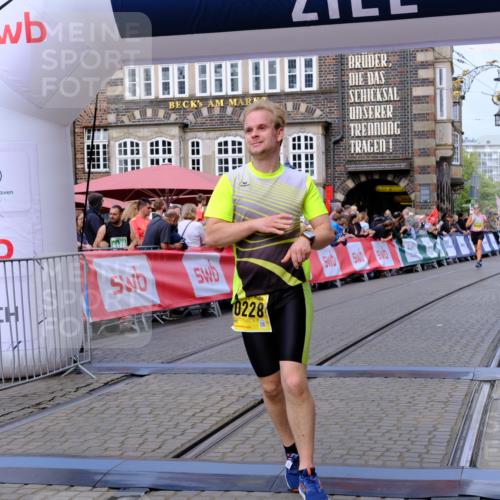 13.09.2026 - 21. swb-Marathon Bremen Tim E. http://msf.ph/oto/10303548 13.09.2026 10:46:39 Ziel 10228, 11110, 11287, 11356, 11706, 11925, 11926, 13609, 13640 meine-sportfotos.de