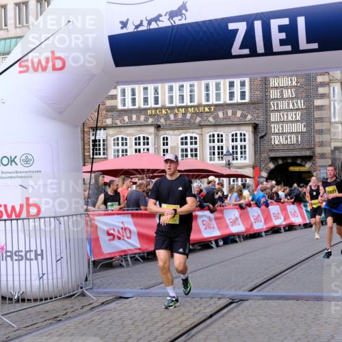 13.09.2026 - 21. swb-Marathon Bremen Tim E. http://msf.ph/oto/10303593 13.09.2026 10:46:47 Ziel 10228, 10590, 10897, 11110, 11155, 11287, 11356, 12035, 13511 meine-sportfotos.de