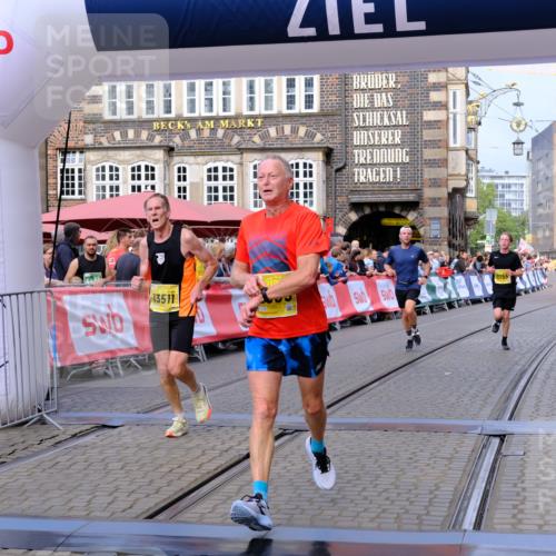 13.09.2026 - 21. swb-Marathon Bremen Tim E. http://msf.ph/oto/10303632 13.09.2026 10:46:50 Ziel 10228, 10590, 10897, 11110, 11155, 11287, 11356, 12035, 13511 meine-sportfotos.de