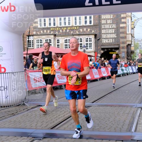 13.09.2026 - 21. swb-Marathon Bremen Tim E. http://msf.ph/oto/10303636 13.09.2026 10:46:51 Ziel 10590, 10897, 11110, 11155, 11287, 11356, 12035, 13511 meine-sportfotos.de