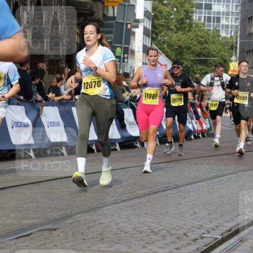13.09.2026 - 21. swb-Marathon Bremen Strokosch-Dieckow http://msf.ph/oto/10303646 13.09.2026 10:50:55 Ziel 10233, 10267, 10525, 10764, 10840, 11220, 11276, 11622, 11664, 11742, 11753, 11774, 12052, 12078, 12309, 12447, 12488, 13544, 10200, 10808, 11087, 11339, 11537, 11625, 11626, 12004, 12303, 12407 meine-sportfotos.de