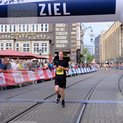 13.09.2026 - 21. swb-Marathon Bremen Tim E. http://msf.ph/oto/10303661 13.09.2026 10:46:53 Ziel 10590, 10897, 11110, 11155, 11287, 11356, 12035, 13511 meine-sportfotos.de