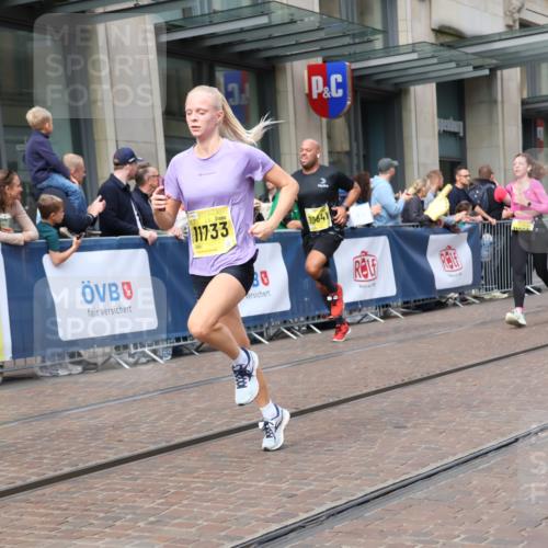 13.09.2026 - 21. swb-Marathon Bremen Strokosch-Dieckow http://msf.ph/oto/10303670 13.09.2026 10:51:47 Ziel 10218, 10588, 11277, 11285, 11371, 11376, 11487, 11555, 11784, 11869, 11877, 11962, 12349, 13578, 10162, 10183, 10281, 10334, 10348, 10467, 10544, 10641, 10763, 11145, 11273, 11542, 11685, 11733, 11777, 11787, 12329, 12424, 13631 meine-sportfotos.de