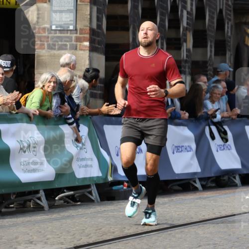 13.09.2026 - 21. swb-Marathon Bremen Strokosch-Dieckow http://msf.ph/oto/10303685 13.09.2026 12:56:18 Ziel 1583, 2072, 5163, 10034, 13080, 1212, 13224 meine-sportfotos.de