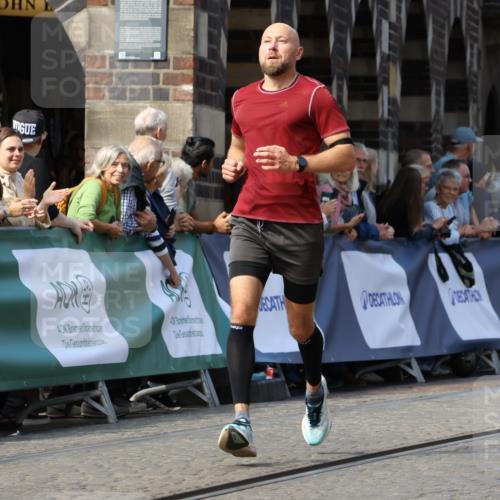 13.09.2026 - 21. swb-Marathon Bremen Strokosch-Dieckow http://msf.ph/oto/10303693 13.09.2026 12:56:18 Ziel 1583, 2072, 5163, 10034, 13080, 1212, 13224 meine-sportfotos.de