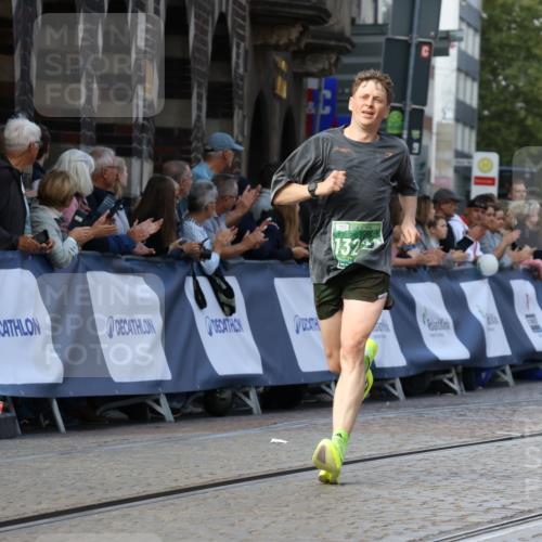 13.09.2026 - 21. swb-Marathon Bremen Strokosch-Dieckow http://msf.ph/oto/10303700 13.09.2026 12:56:29 Ziel 250, 6630, 901, 1212, 1288, 4936, 13224 meine-sportfotos.de