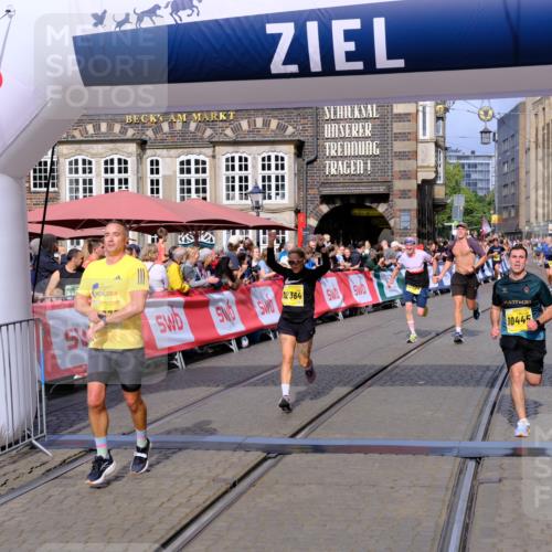 13.09.2026 - 21. swb-Marathon Bremen Tim E. http://msf.ph/oto/10303701 13.09.2026 10:47:07 Ziel 10289, 10445, 10504, 11199, 11212, 11608, 11661, 11783, 12364, 12375 meine-sportfotos.de