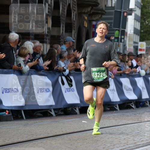 13.09.2026 - 21. swb-Marathon Bremen Strokosch-Dieckow http://msf.ph/oto/10303708 13.09.2026 12:56:29 Ziel 250, 6630, 901, 1212, 1288, 4936, 13224 meine-sportfotos.de