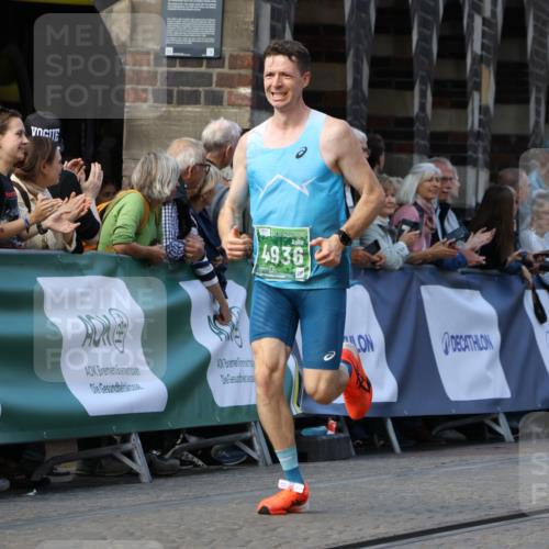 13.09.2026 - 21. swb-Marathon Bremen Strokosch-Dieckow http://msf.ph/oto/10303733 13.09.2026 12:56:33 Ziel 250, 6630, 901, 1288, 4936 meine-sportfotos.de