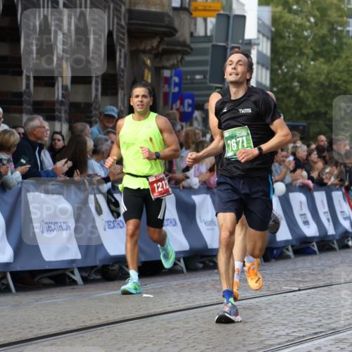13.09.2026 - 21. swb-Marathon Bremen Strokosch-Dieckow http://msf.ph/oto/10303792 13.09.2026 12:56:54 Ziel 901, 1212, 1288, 4936, 13224, 365, 573, 6201, 7671 meine-sportfotos.de