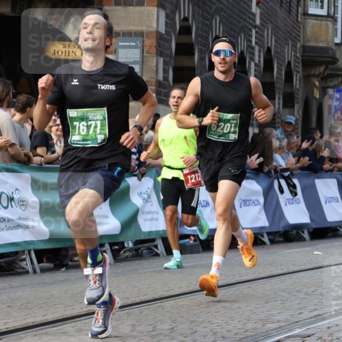 13.09.2026 - 21. swb-Marathon Bremen Strokosch-Dieckow http://msf.ph/oto/10303814 13.09.2026 12:56:56 Ziel 901, 1212, 1288, 4936, 13224, 365, 573, 850, 3368, 6201 meine-sportfotos.de