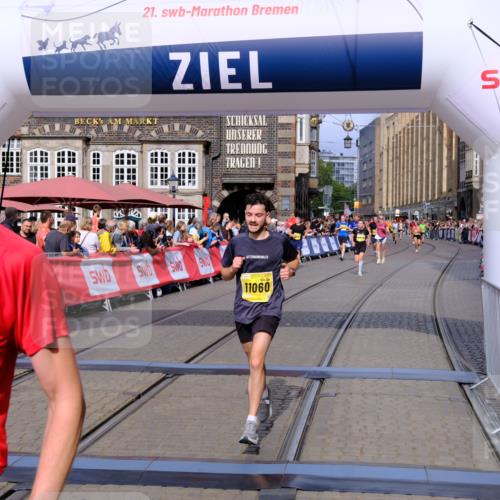 13.09.2026 - 21. swb-Marathon Bremen Tim E. http://msf.ph/oto/10303871 13.09.2026 10:47:19 Ziel 10289, 10445, 10504, 10744, 11060, 11199, 11212, 11344, 11608, 11650, 11651, 11661, 11783, 11814, 12364, 12375, 12415, 12470, 13613 meine-sportfotos.de