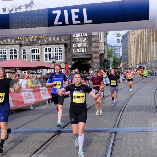 13.09.2026 - 21. swb-Marathon Bremen Tim E. http://msf.ph/oto/10303915 13.09.2026 10:47:24 Ziel 10289, 10744, 11060, 11199, 11212, 11344, 11608, 11650, 11651, 11783, 11814, 12298, 12415, 12470, 13589, 13613 meine-sportfotos.de