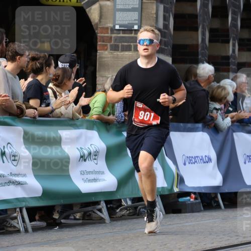 13.09.2026 - 21. swb-Marathon Bremen Strokosch-Dieckow http://msf.ph/oto/10303918 13.09.2026 12:57:06 Ziel 901, 1288, 4936, 7118, 7671, 850, 3368, 5912 meine-sportfotos.de