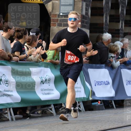 13.09.2026 - 21. swb-Marathon Bremen Strokosch-Dieckow http://msf.ph/oto/10303925 13.09.2026 12:57:06 Ziel 901, 1288, 4936, 7118, 7671, 850, 3368, 5912 meine-sportfotos.de