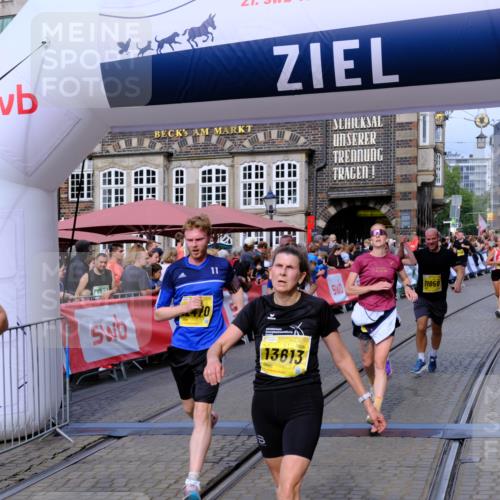 13.09.2026 - 21. swb-Marathon Bremen Tim E. http://msf.ph/oto/10303934 13.09.2026 10:47:25 Ziel 10289, 10744, 11060, 11199, 11212, 11344, 11462, 11608, 11650, 11651, 11783, 11814, 12298, 12415, 12470, 13589, 13613 meine-sportfotos.de
