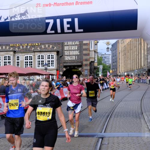 13.09.2026 - 21. swb-Marathon Bremen Tim E. http://msf.ph/oto/10303942 13.09.2026 10:47:25 Ziel 10289, 10744, 11060, 11199, 11212, 11344, 11462, 11608, 11650, 11651, 11783, 11814, 12298, 12415, 12470, 13589, 13613 meine-sportfotos.de