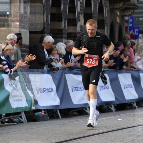 13.09.2026 - 21. swb-Marathon Bremen Strokosch-Dieckow http://msf.ph/oto/10303991 13.09.2026 12:57:22 Ziel 365, 573, 850, 3368, 6201, 7118, 7671, 919, 1875, 2986, 4795, 6264 meine-sportfotos.de