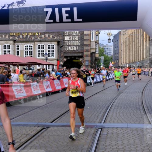 13.09.2026 - 21. swb-Marathon Bremen Tim E. http://msf.ph/oto/10304003 13.09.2026 10:47:29 Ziel 10319, 10744, 11060, 11187, 11344, 11462, 11650, 11651, 11814, 12048, 12298, 12415, 12470, 13528, 13545, 13589, 13613 meine-sportfotos.de