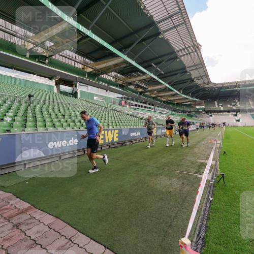 13.09.2026 - 21. swb-Marathon Bremen Michael Burmester http://msf.ph/oto/10304022 13.09.2026 12:48:02 Laufen im Stadion 382, 384, 621, 826, 868, 889, 1349, 1554, 1872, 1925, 2021, 2266, 2538, 2605, 2646, 2844, 2956, 3110, 3118, 3127, 3196, 3242, 3284, 3297, 3424, 3466, 3520, 3794, 3910, 4025, 4236, 4239, 4614, 4712, 4729, 4732, 4777, 4808, 4992, 5725, 5803, 5976, 6025, 6053, 6058, 6686, 6708, 6784, 6815, 6951, 7064, 7102, 7399, 7538, 7636, 7803, 7814, 7871, 8060, 8334, 8611, 8621, 8706, 8877, 8973, 8980, 8981, 8983, 9010, 9035, 9061, 9429, 9544, 9689, 9813, 9918 meine-sportfotos.de