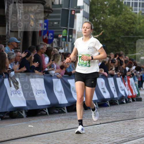 13.09.2026 - 21. swb-Marathon Bremen Strokosch-Dieckow http://msf.ph/oto/10304078 13.09.2026 12:57:31 Ziel 365, 850, 3368, 5912, 919, 4795 meine-sportfotos.de